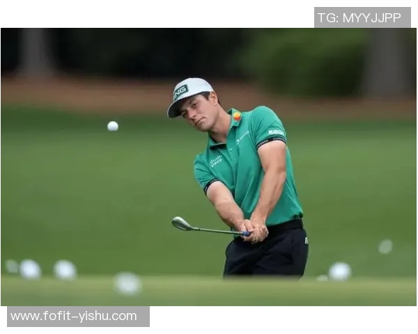 足球球星与化妆师的幕后故事：聚光灯下的默契与支持