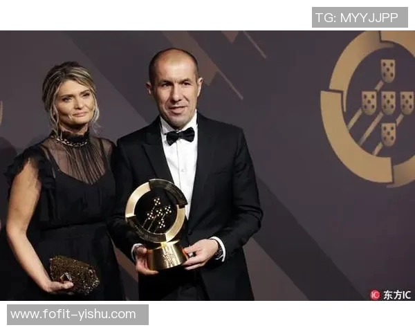 足球球星女友关系揭秘：从甜蜜情侣到分手风波背后的故事与真相